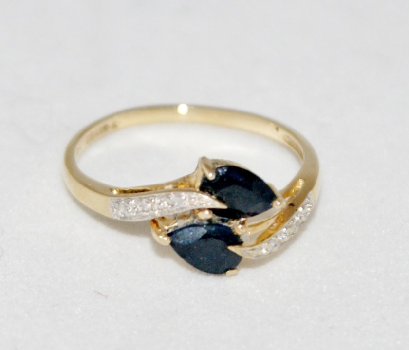 Sapphire Pears 9ct Gold Ring