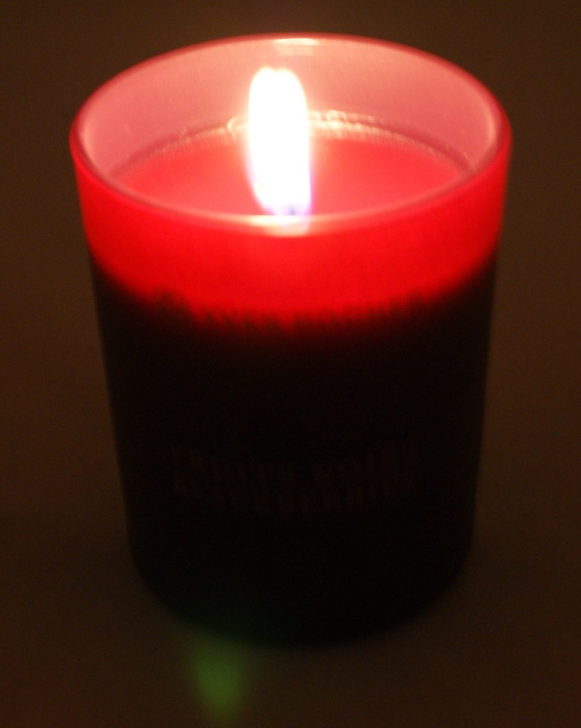 Yves Rocher Black Berry Candle
