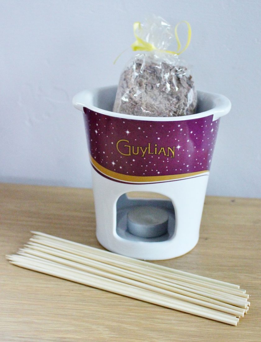 Pebblewise Sunshine Box fondue set, tealight, chocolate and sticks