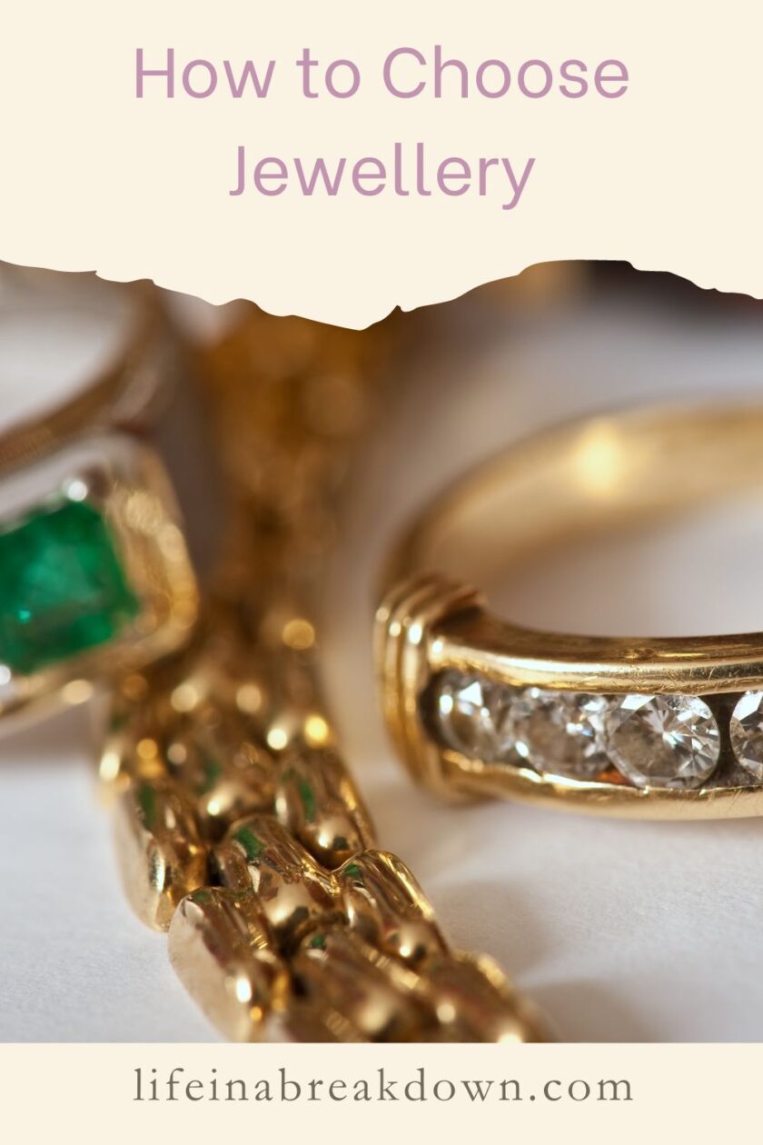 Are you struggling to choose the perfect piece of jewellery? Then check out these simple tipe to help you pick the right jewellery for you.