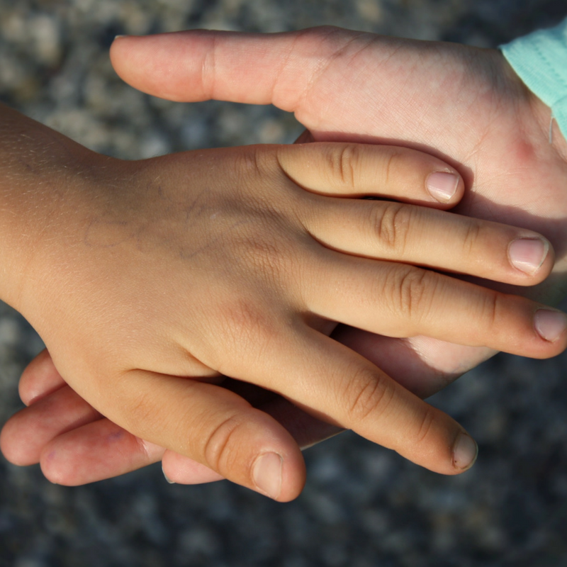 5 ways to keep your kids as clean as possible when playing outdoors