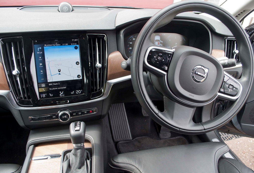 Volvo S90 Dashboard view