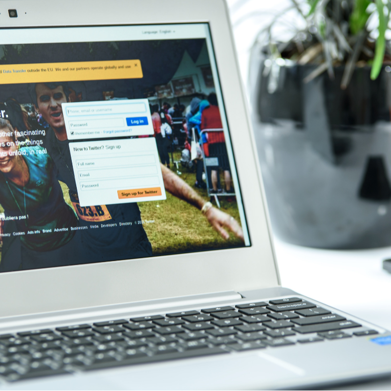 Computer set to log into social media