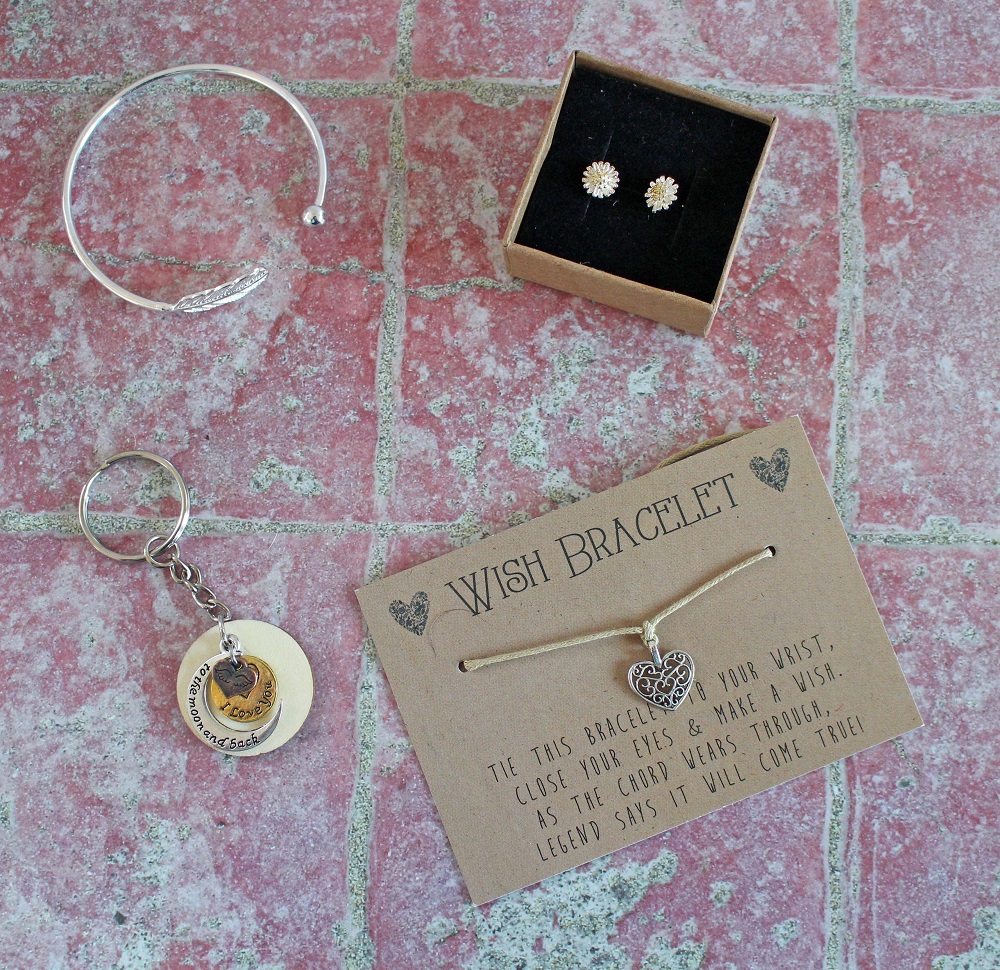 I Love You to the Moon and Back Key Ring Daisy Stud Earrings The Filigree Heart Charm Wish Bracelet Silver Leaf Bangle