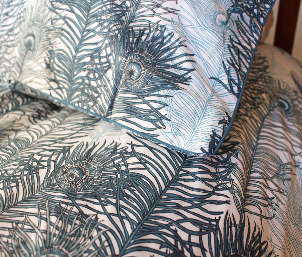 THE LYNDON COMPANY PEACOCK PRINTED DUVET BEDLINEN SET
