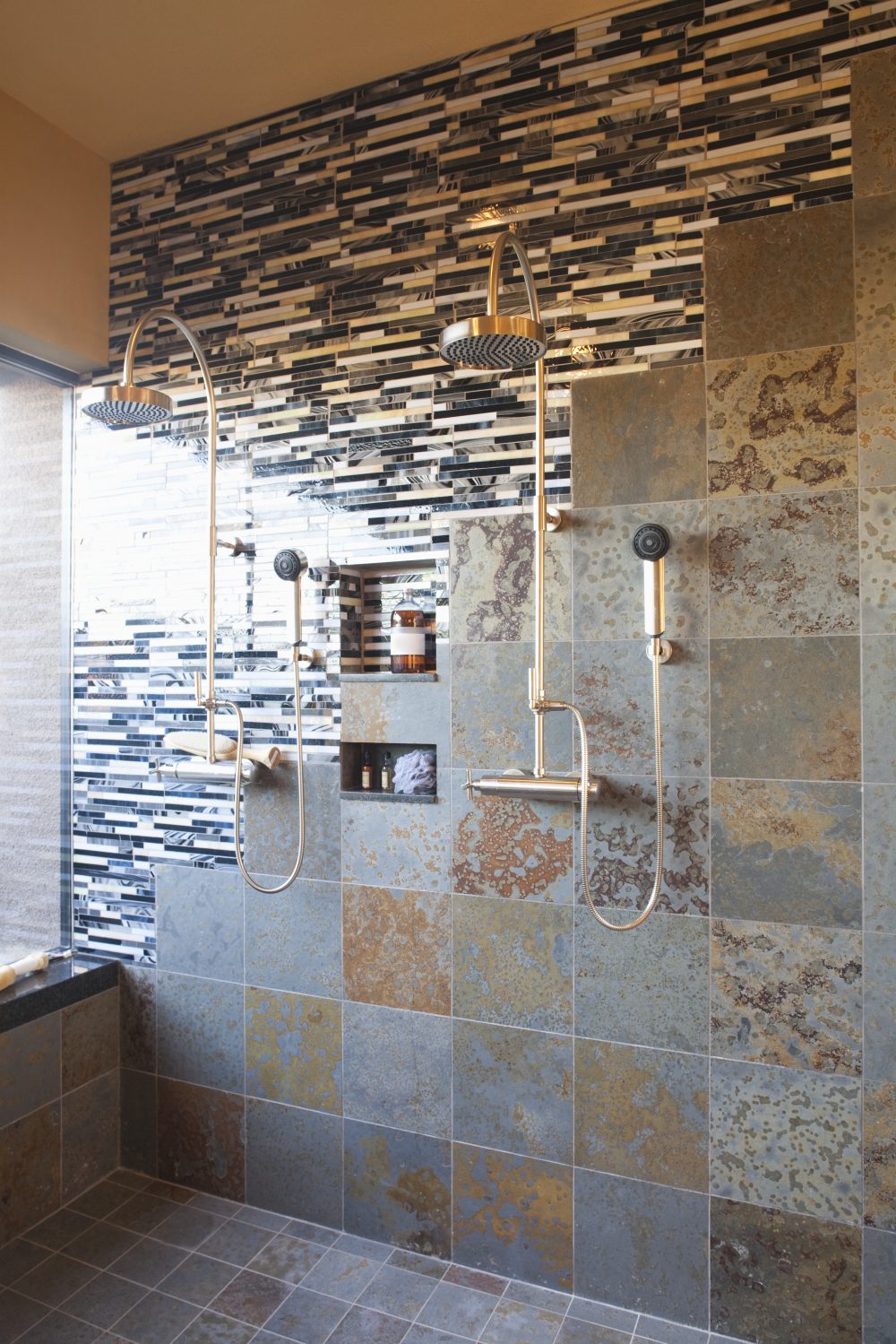 Image of a shower on the wall