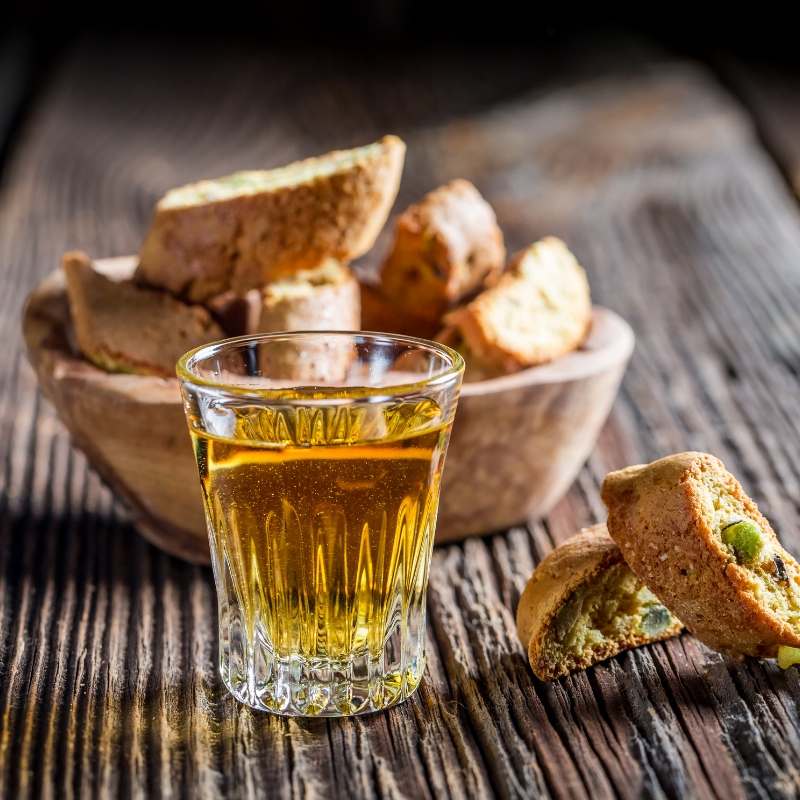 crispy cantucci with wine