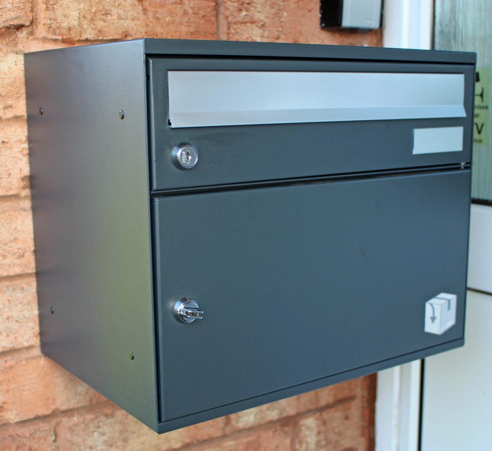 Letter and parcel box
