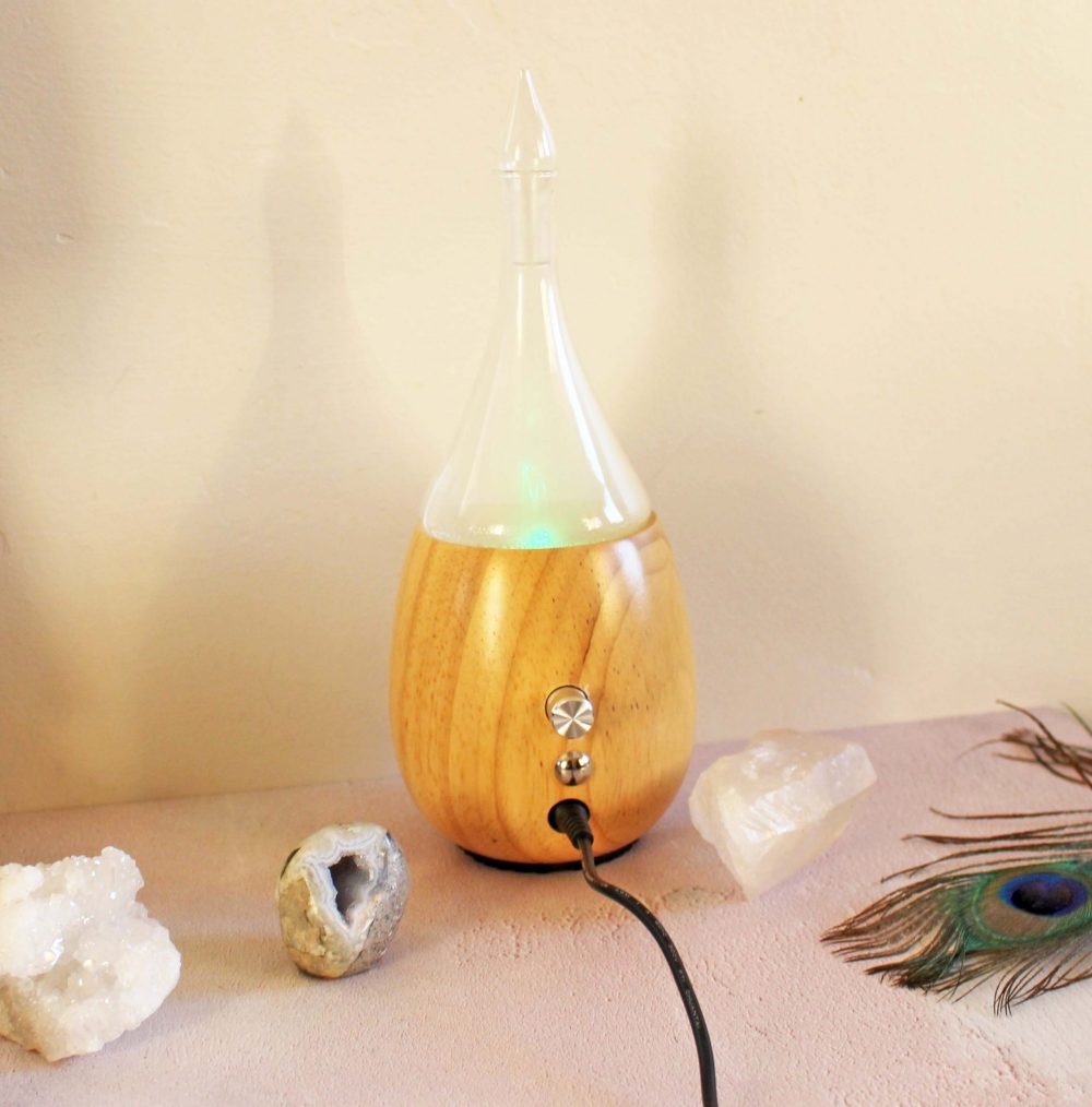 Organic Aromas - Raindrop - Nebulizing Diffuser Lights on Green