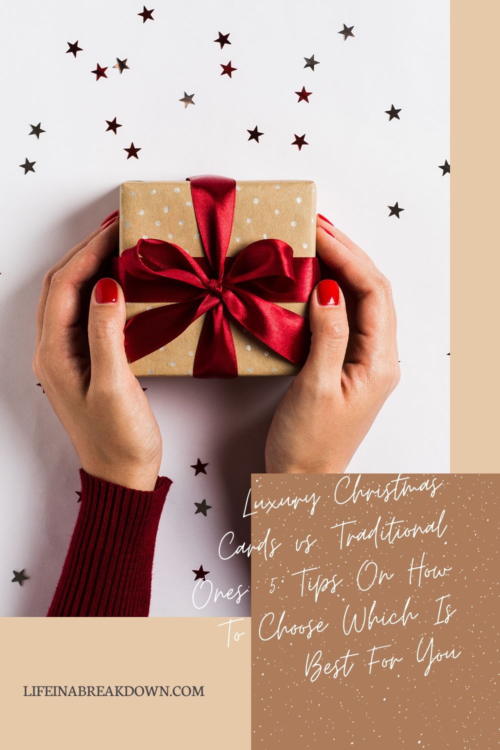 Are you wondering what Christmas cards you should buy, should you go luxury or traditional? Well this post will help you choose the right ones! #Christmas #ChristmasCards #Cards #ChristmasHelp