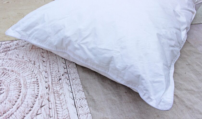 Simply Sleep Anti Allergy Microfibre Pillow Close Up To Edge