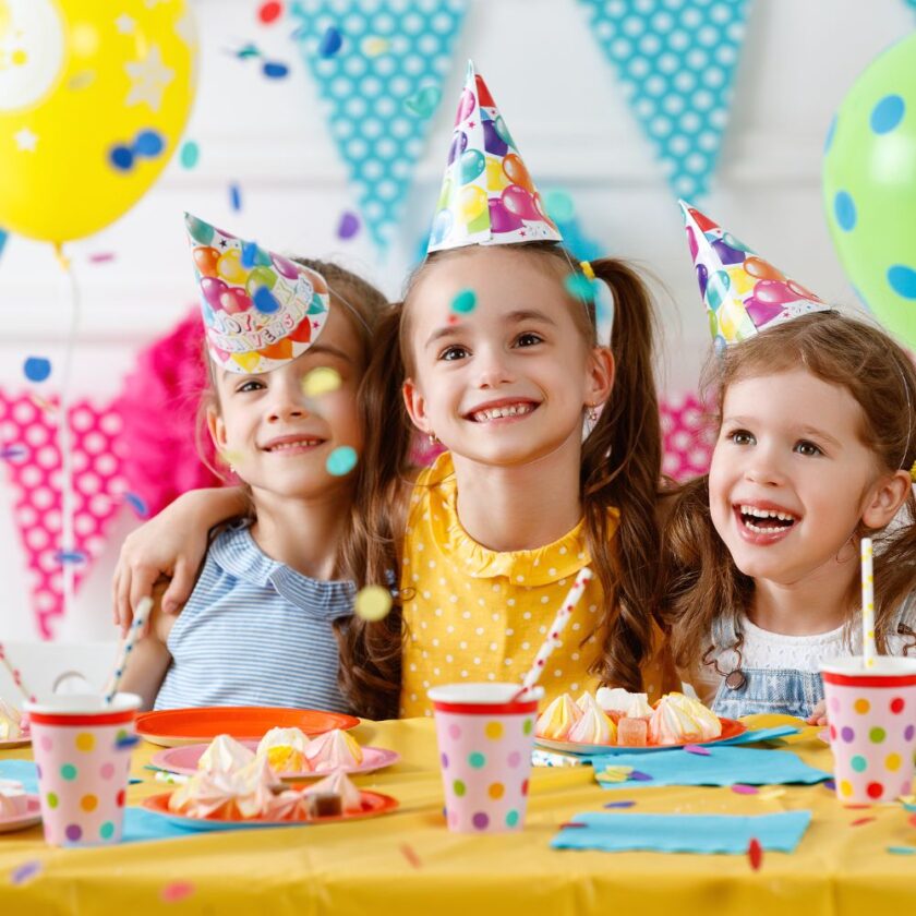 kids celebrating a birthday
