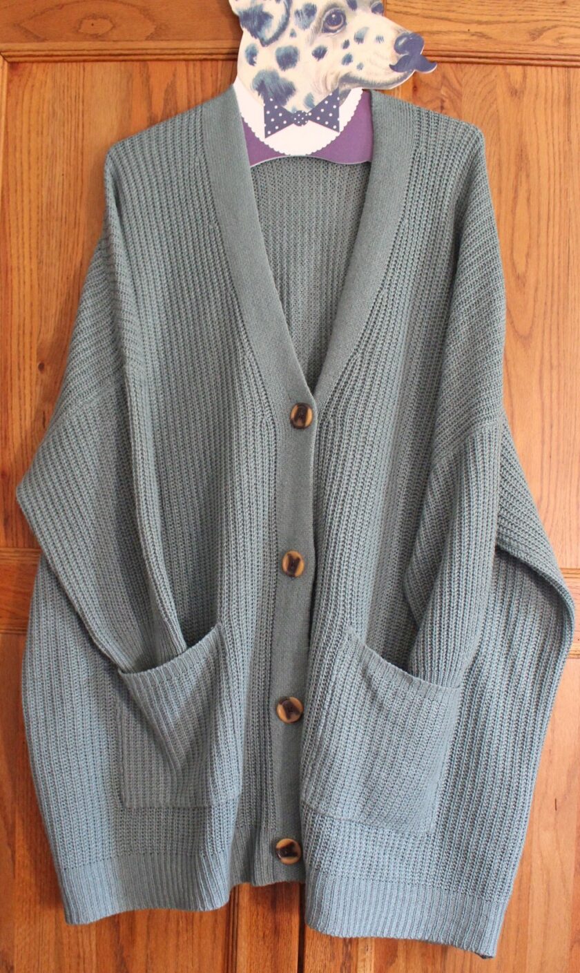 Curve Green Button Knitted Cardigan