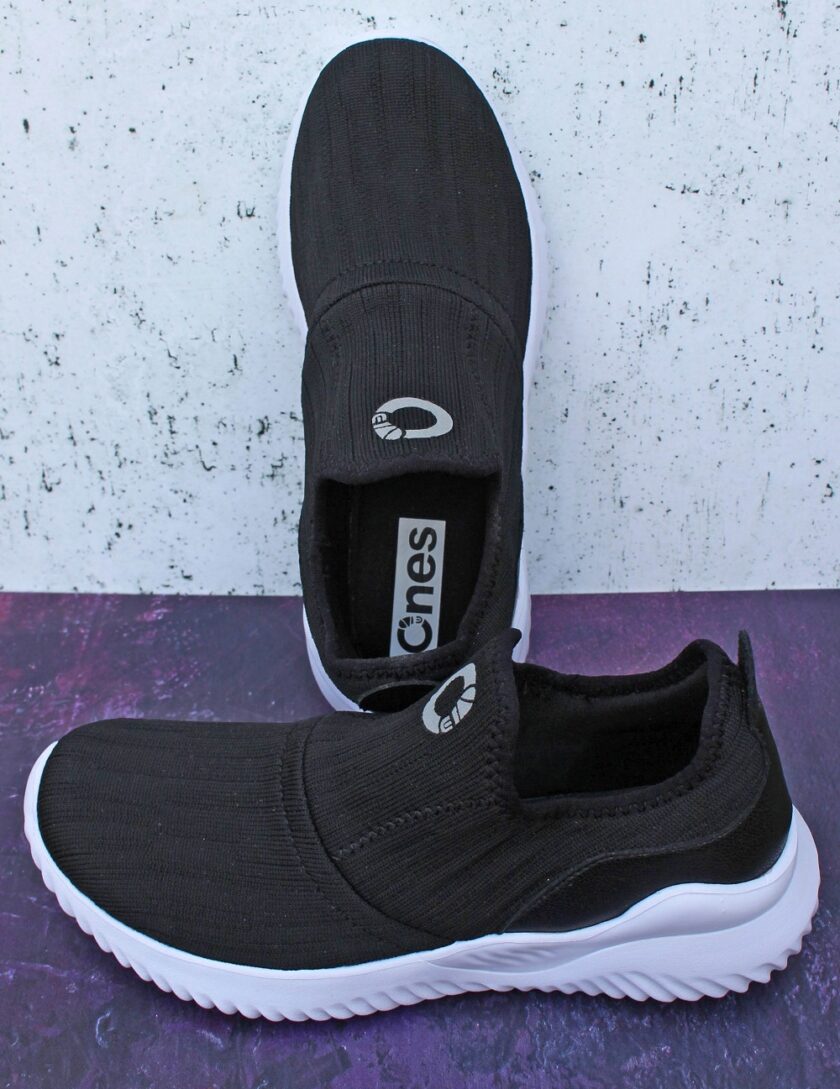 Ones Broughton Trainers Review in black