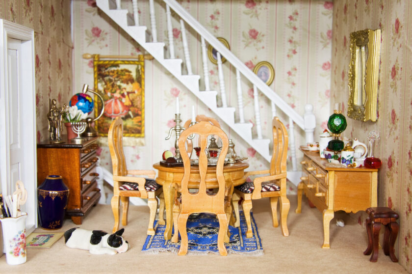 Lovely victorian dining room inside a dolls house.