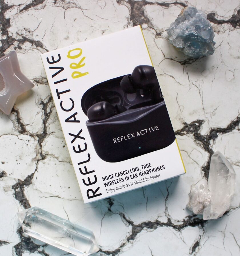 Reflex Active Black Pro Earbuds Packaging