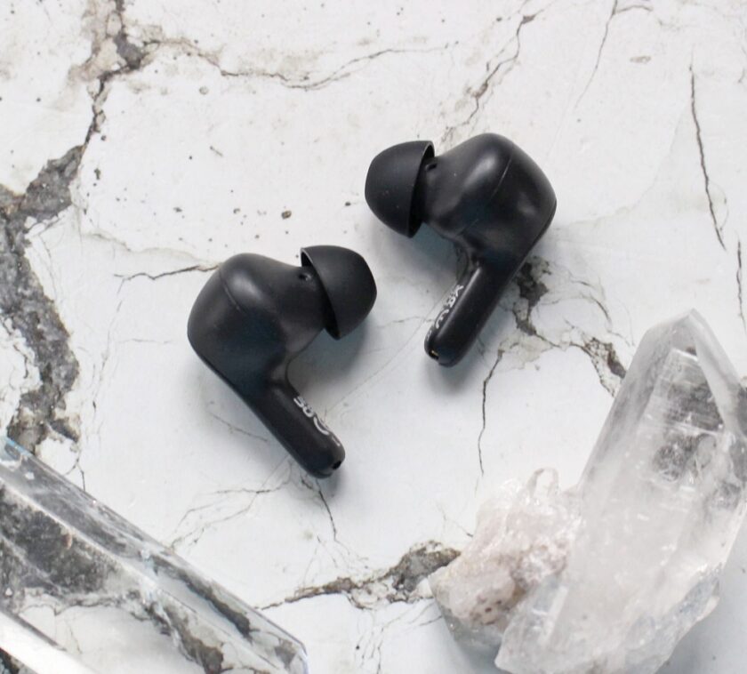 Reflex Active Black Pro Earbuds Close Up