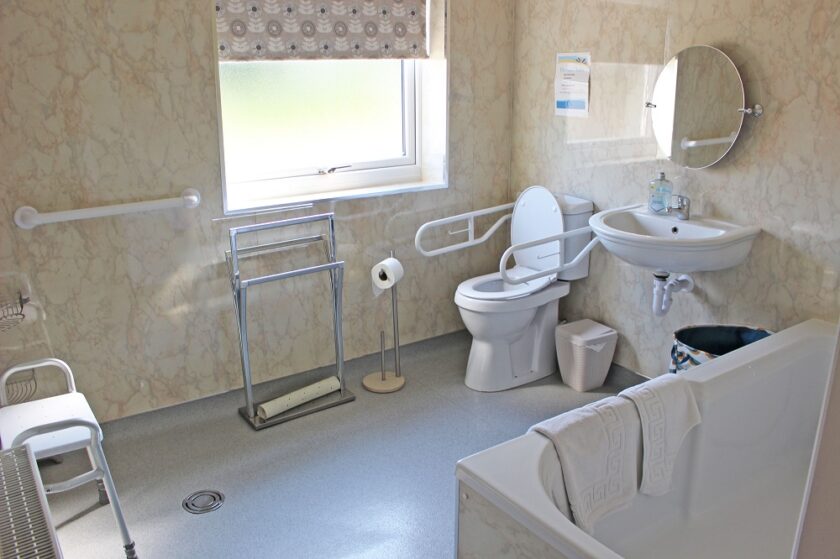 South Newlands Farm Cottages Copper Cottage Bathroom