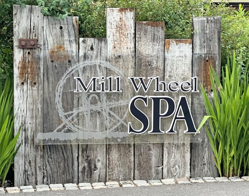 Three Horseshoes Leek Spa Sign