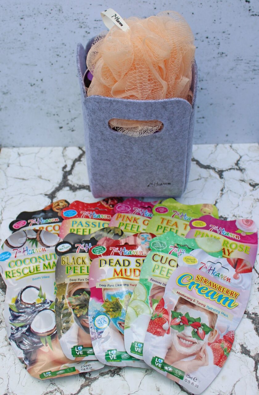 7th Heaven Pamper Hamper Masks, Storage and Shower Puff