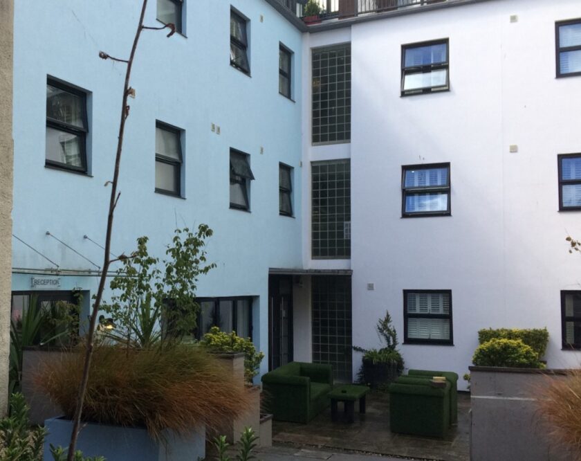 Brooks Guesthouse Bristol Outside